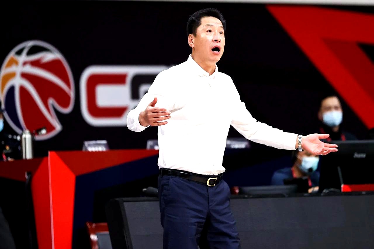 Kaiyun中国官网-Faker新星晋级下一阶段表现突出，RNG前途光明！引发球迷热议(faker重新上场)