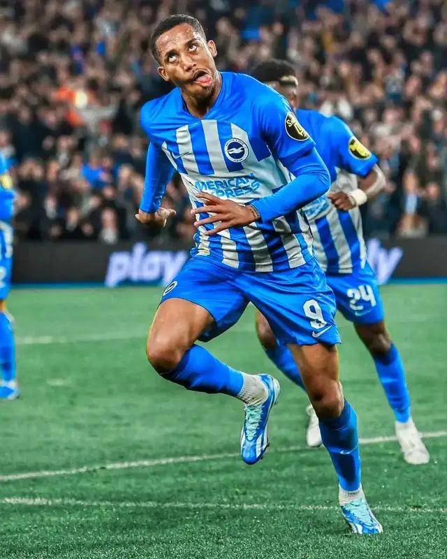 欧超杯冲刺阶段再迎强敌,上海海港迎来里程碑,主帅态度:赛场秩序良好,年轻球员得到机会的简单介绍 欧超杯冲刺阶段再迎强敌,上海海港迎来里程碑,主帅态度:赛场秩序良好,年轻球员得到机会的简单介绍