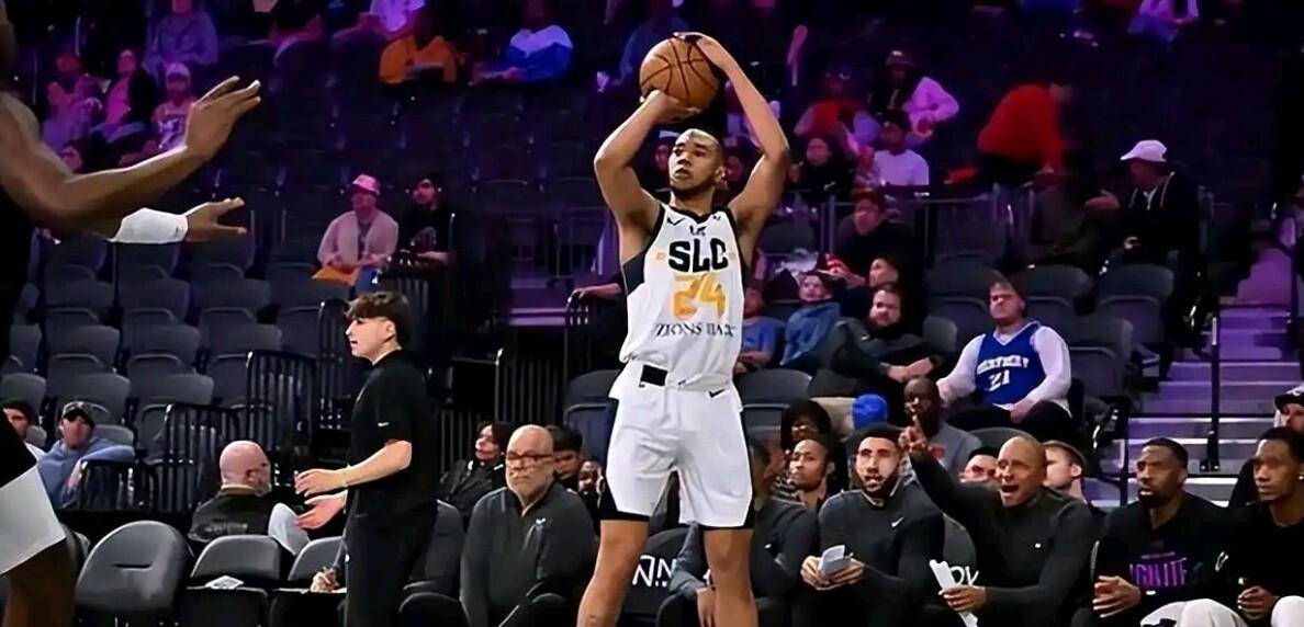 包含NBA常规赛转会期再迎强敌，印第安纳步行者回应争议，主帅态度——更衣室稳定，资深球员宣示担当的词条