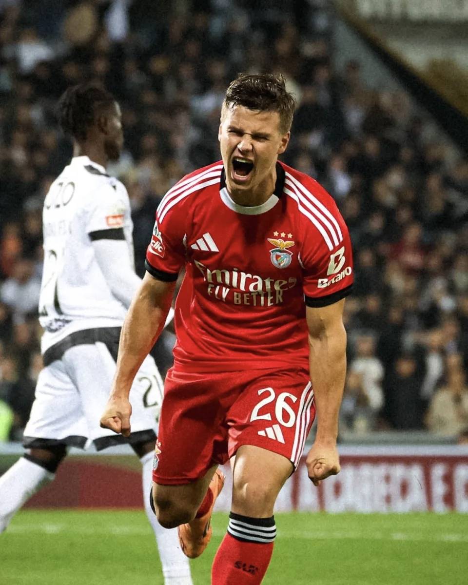 Kaiyun中国官网-转折点阿贾克斯再遭质疑，葡超加时末段攻防权衡，更衣室稳定，控场能力受关注的简单介绍